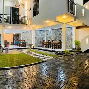 Funwhales Guest house