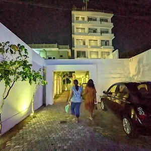 Hotel Marine At Negombo Beach Guest house